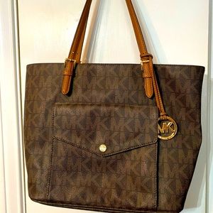 Michael Kors Jet Set tote good condition!